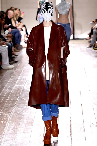 Look 3
